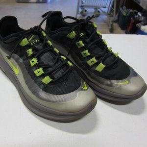 Nike Air Max Axis GS Youth Size 4 Black/Volt/Grey Athletic Shoe's